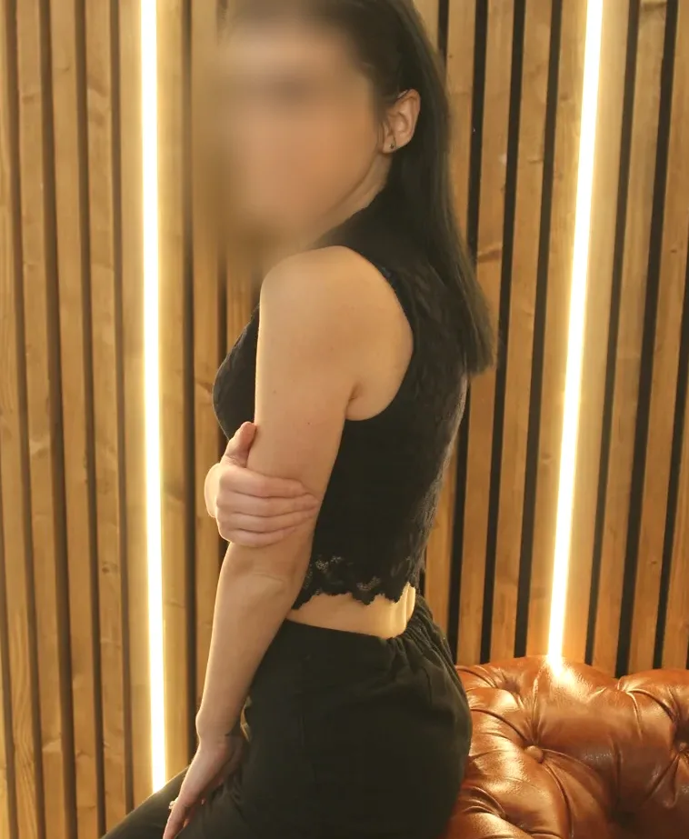 Amina, 28 años